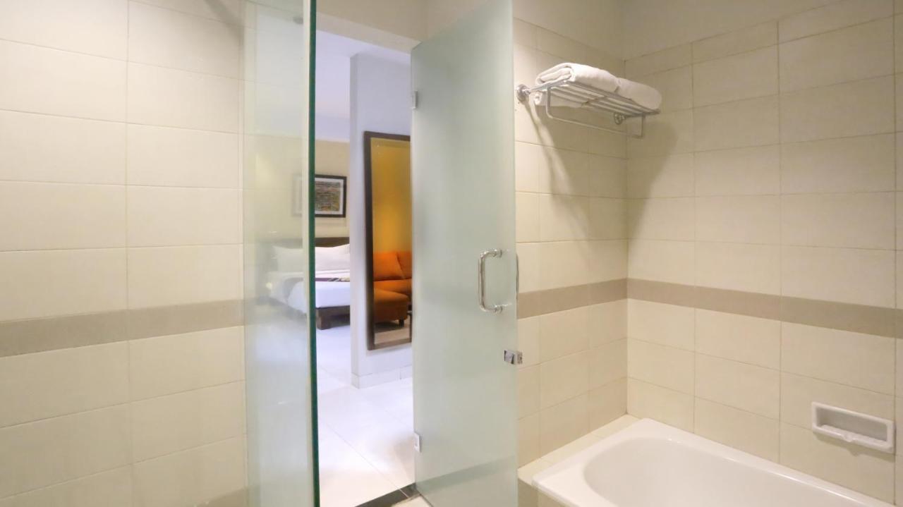 סמאראנג Hotel Quirin מראה חיצוני תמונה