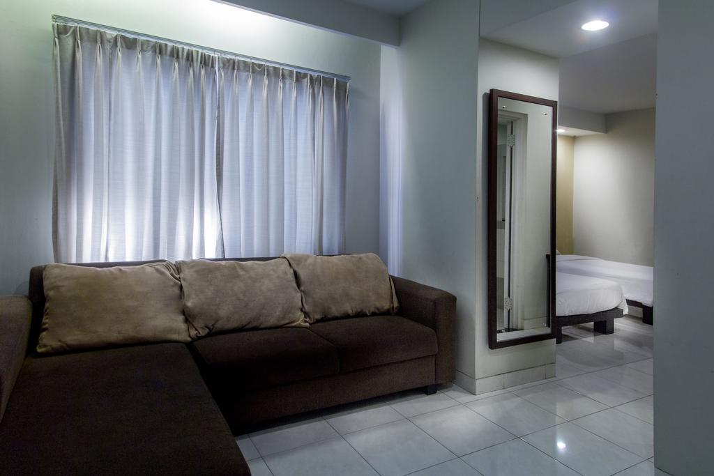 סמאראנג Hotel Quirin חדר תמונה