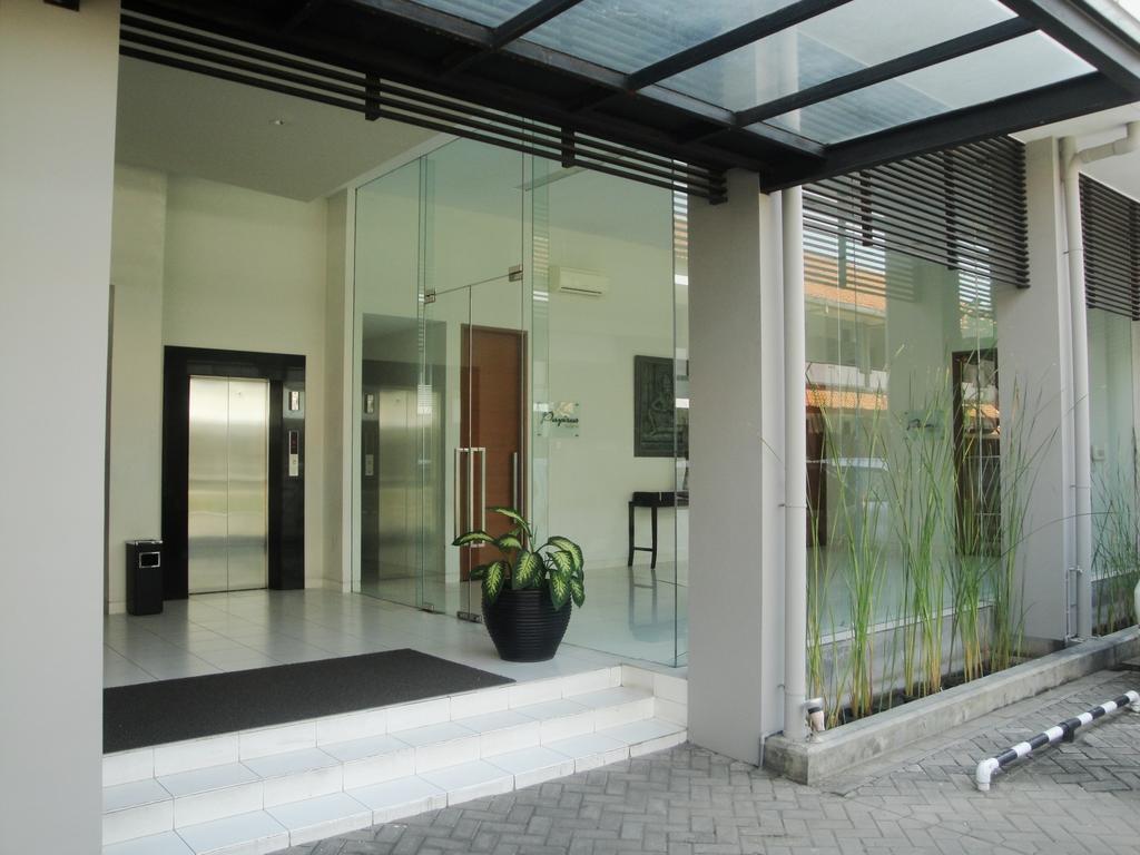 סמאראנג Hotel Quirin מראה חיצוני תמונה
